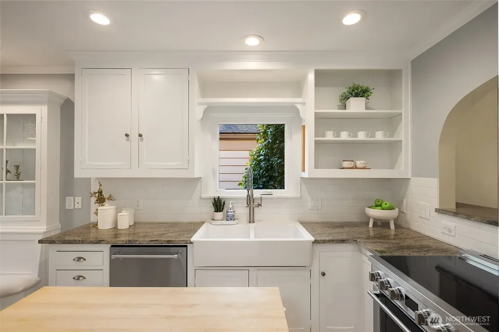 4319 NE 44th Street Seattle WA 98105