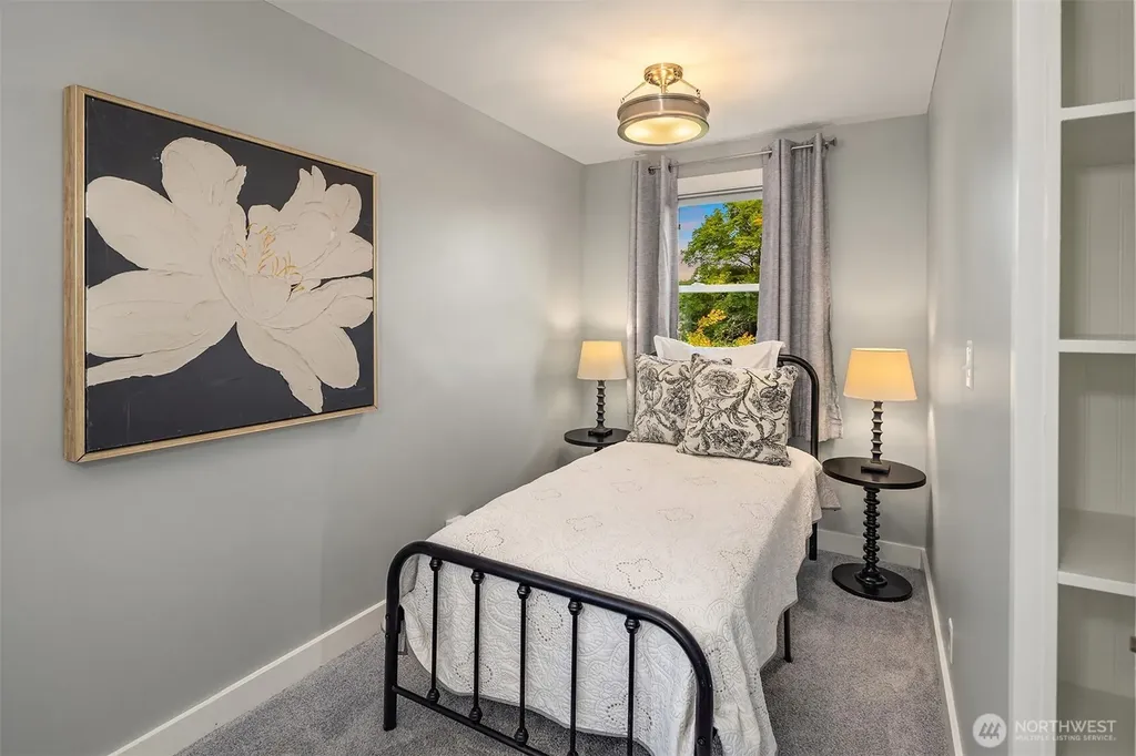4319 NE 44th Street Seattle WA 98105