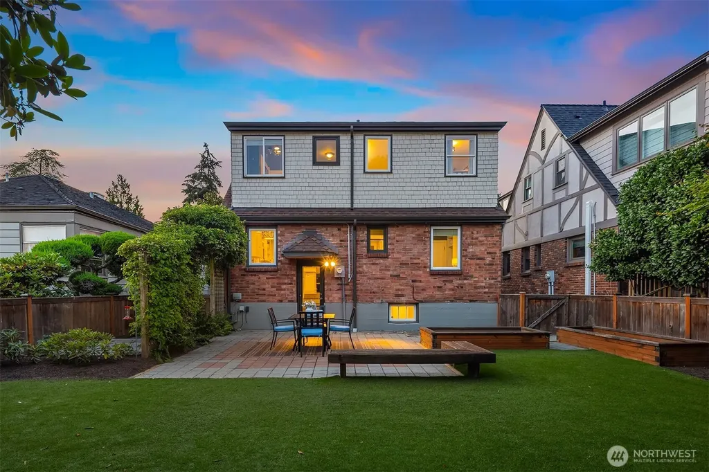 4319 NE 44th Street Seattle WA 98105