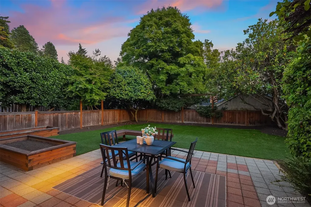 4319 NE 44th Street Seattle WA 98105