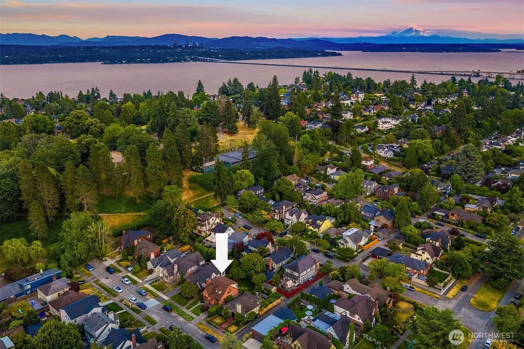 4319 NE 44th Street Seattle WA 98105