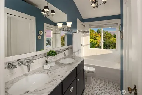 4319 NE 44th Street Seattle WA 98105