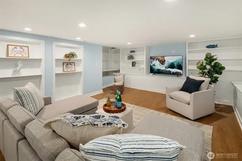 4319 NE 44th Street Seattle WA 98105