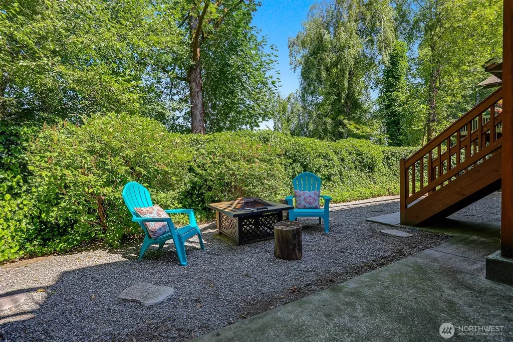 9652 42nd Avenue NE Seattle WA 98115