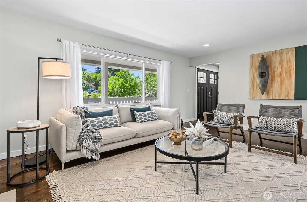 9652 42nd Avenue NE Seattle WA 98115