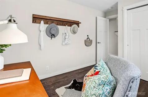 9652 42nd Avenue NE Seattle WA 98115