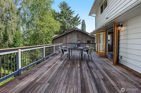 9652 42nd Avenue NE Seattle WA 98115