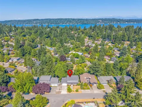 9652 42nd Avenue NE Seattle WA 98115