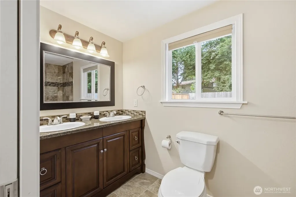 5713 187th Avenue E Lake Tapps WA 98391