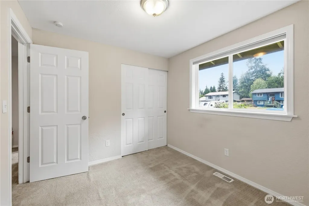 5713 187th Avenue E Lake Tapps WA 98391