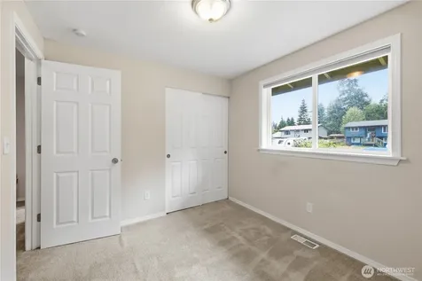 5713 187th Avenue E Lake Tapps WA 98391
