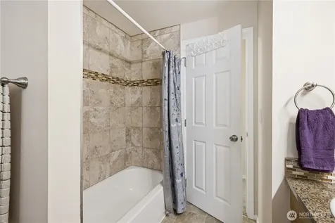 5713 187th Avenue E Lake Tapps WA 98391