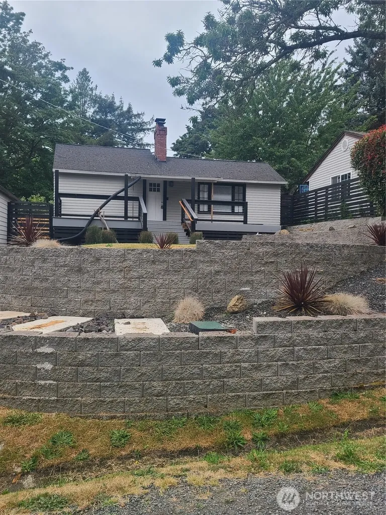 11335 Sunnyside Avenue N Seattle WA 98133