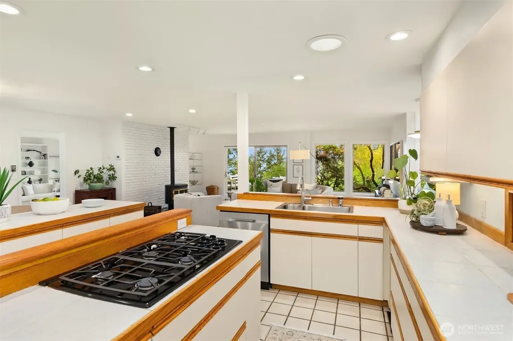 10700 NE Broomgerrie Road Bainbridge Island WA 98110