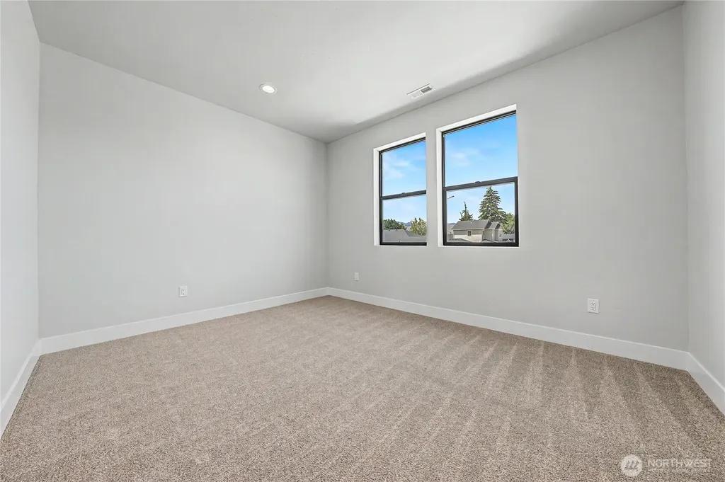 567 S Perry Avenue East Wenatchee WA 98802