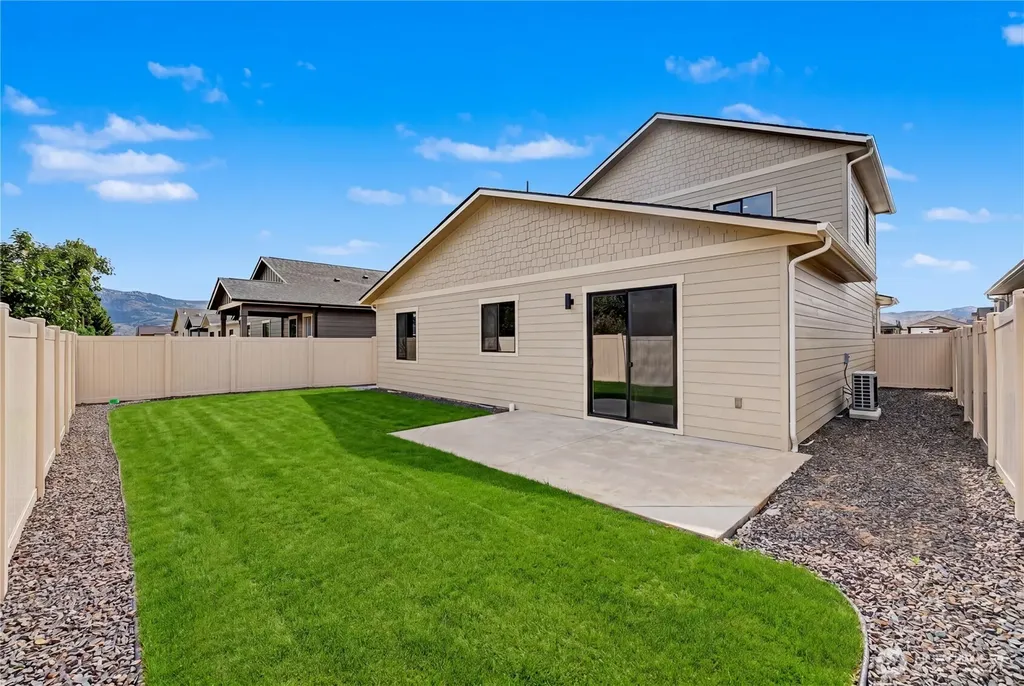567 S Perry Avenue East Wenatchee WA 98802