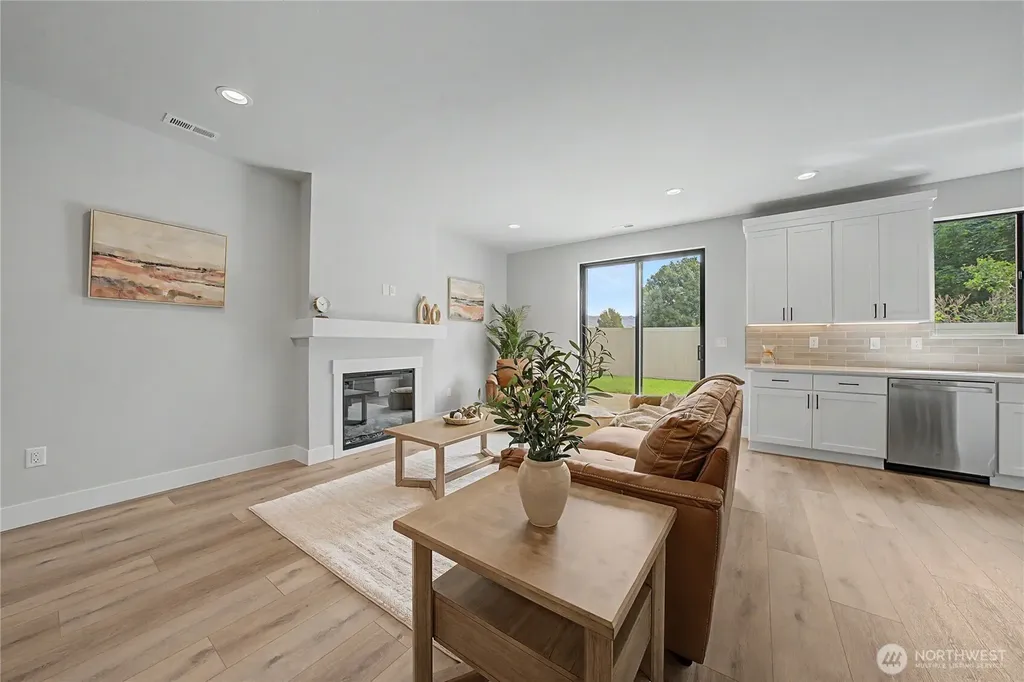 567 S Perry Avenue East Wenatchee WA 98802