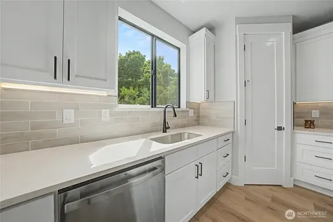 567 S Perry Avenue East Wenatchee WA 98802