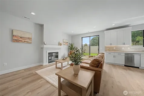 567 S Perry Avenue East Wenatchee WA 98802