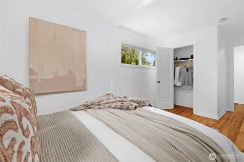 10835 35th Avenue SW Seattle WA 98146