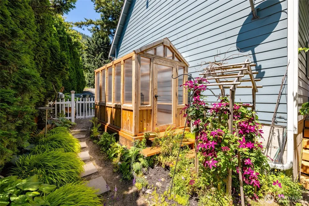 430 Rainbow Drive Sedro Woolley WA 98284