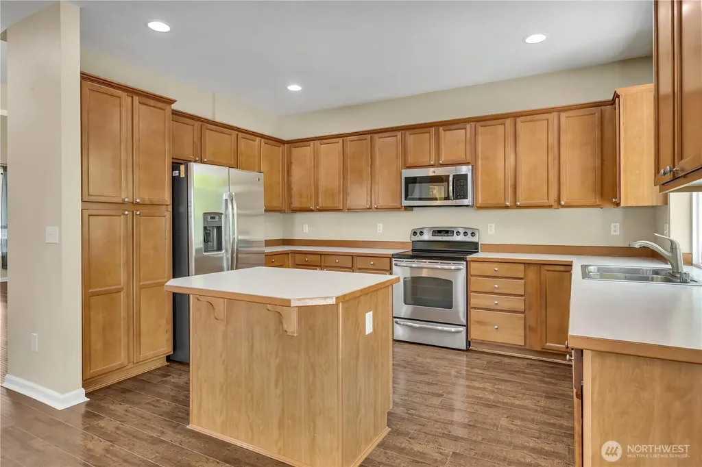21431 46th Avenue S Kent WA 98032