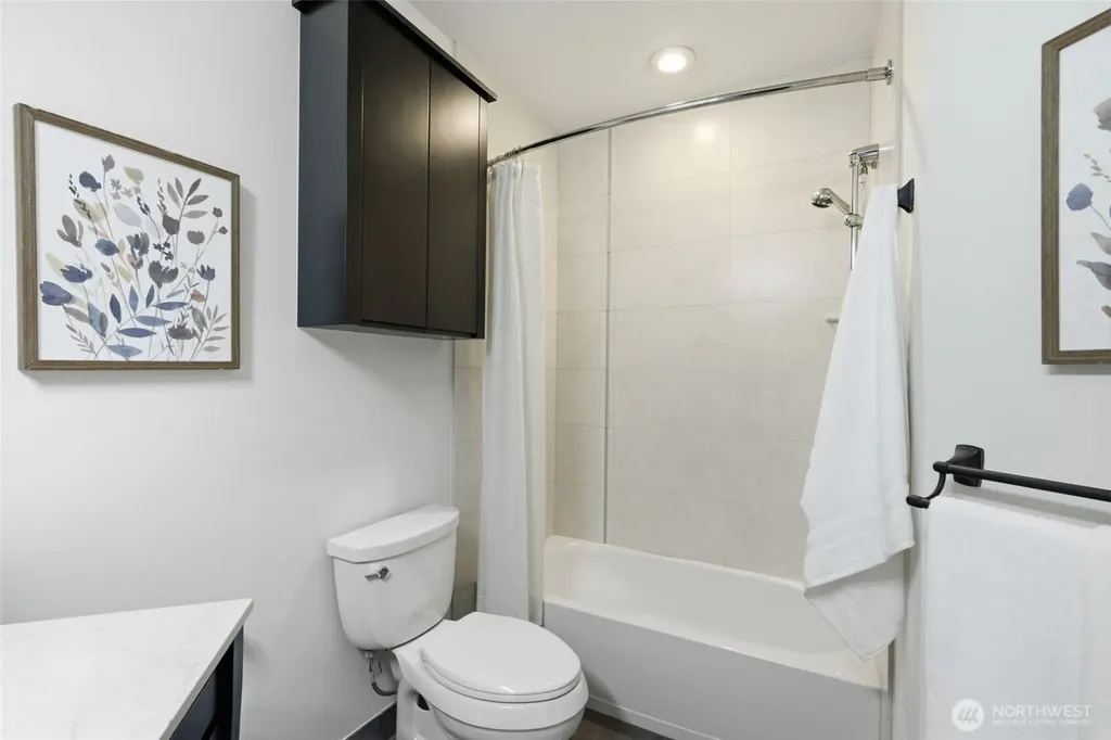 2033 2nd Avenue Seattle WA 98121