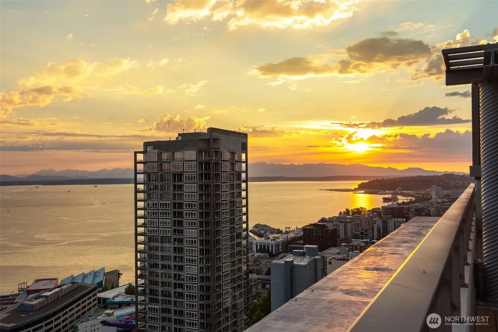 2033 2nd Avenue Seattle WA 98121