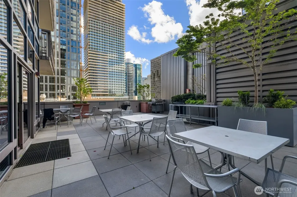 2033 2nd Avenue Seattle WA 98121
