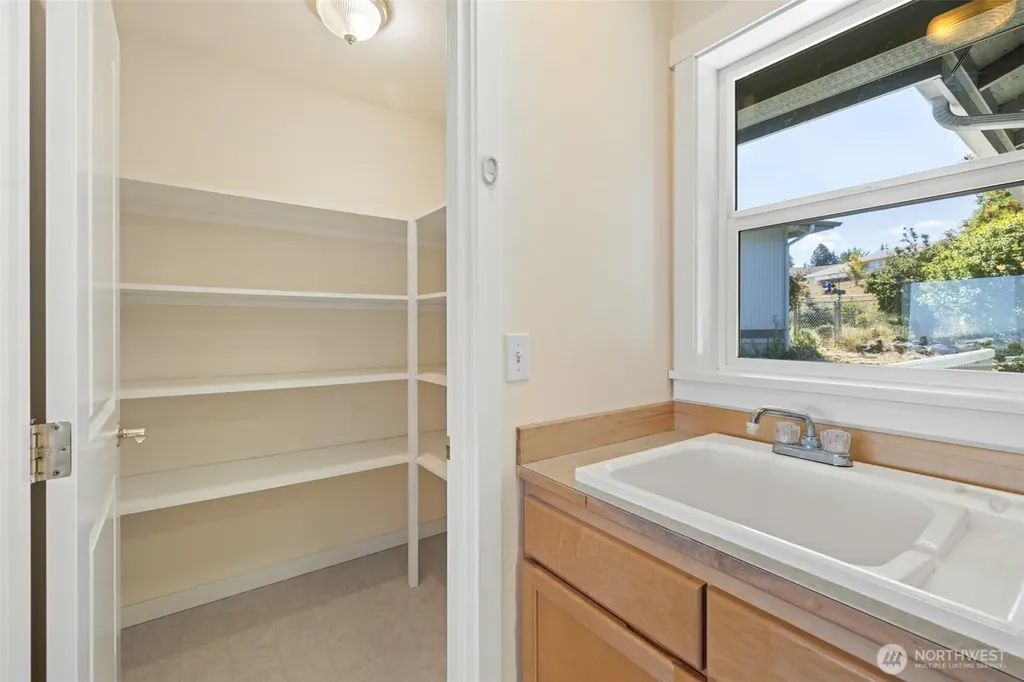 1311 E 5th Street Port Angeles WA 98362