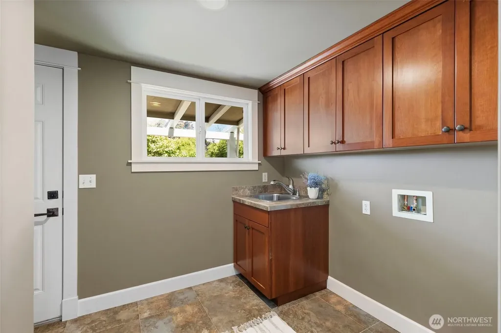 623 Kitsap Street Port Orchard WA 98366