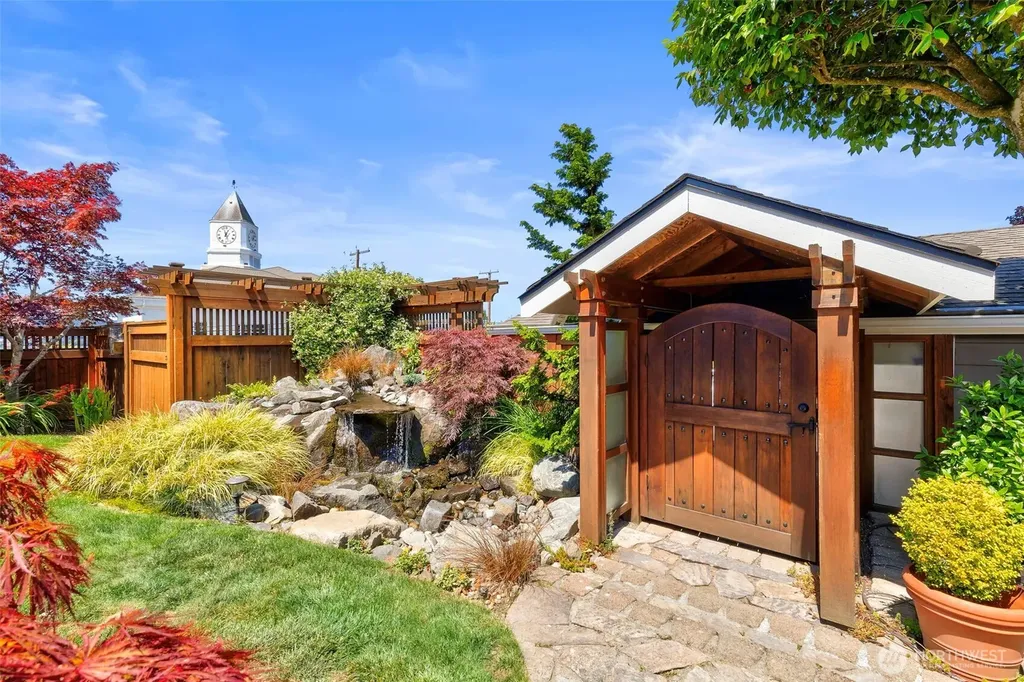 623 Kitsap Street Port Orchard WA 98366