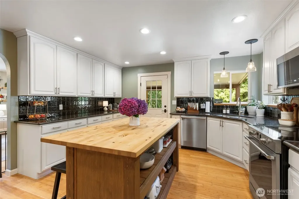 8843 Clearwater Lane SE Port Orchard WA 98367