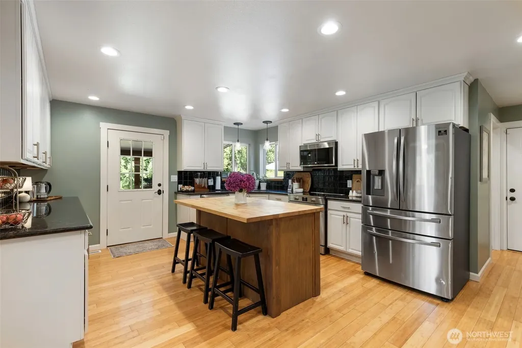 8843 Clearwater Lane SE Port Orchard WA 98367