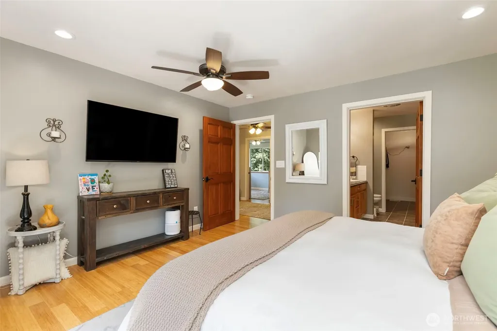 8843 Clearwater Lane SE Port Orchard WA 98367