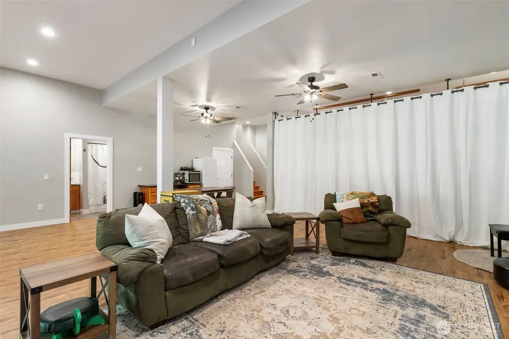 8843 Clearwater Lane SE Port Orchard WA 98367