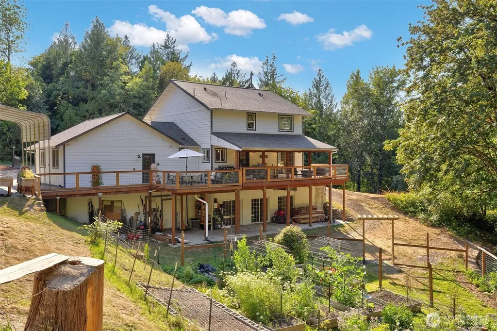 8843 Clearwater Lane SE Port Orchard WA 98367