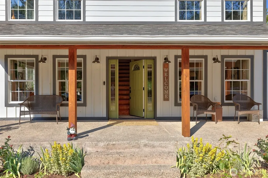 8843 Clearwater Lane SE Port Orchard WA 98367