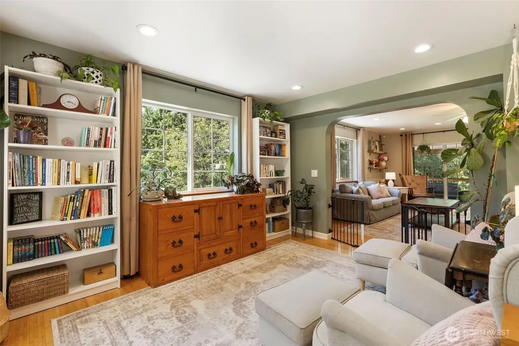8843 Clearwater Lane SE Port Orchard WA 98367
