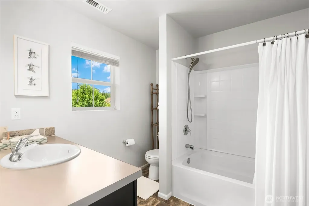 1010 Van Ogle Lane NW Orting WA 98360