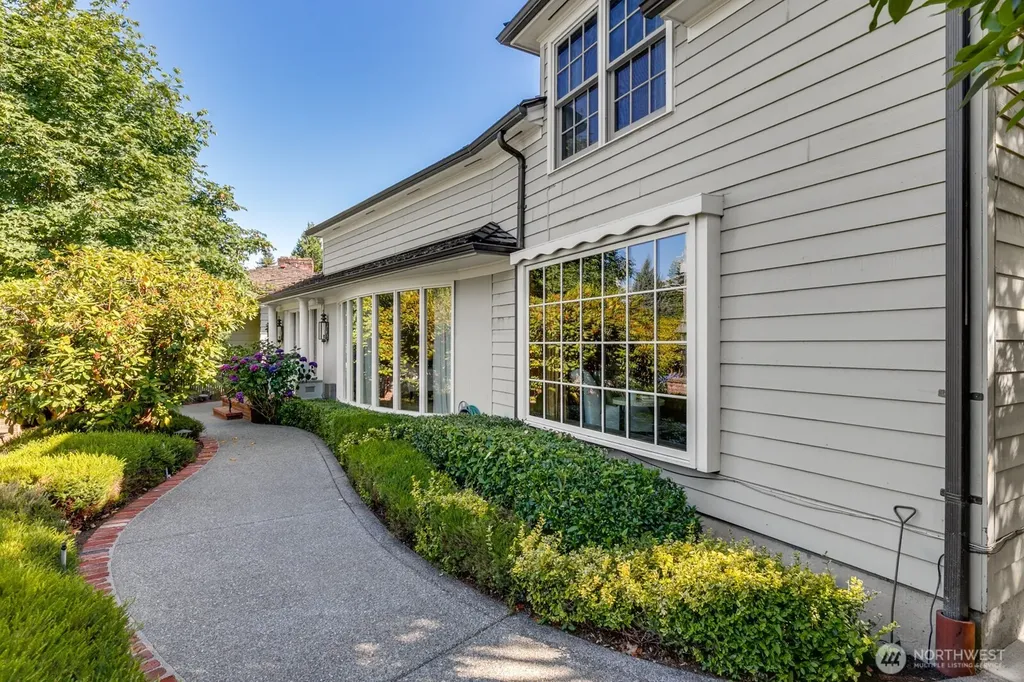 2109 38th Avenue E Seattle WA 98112