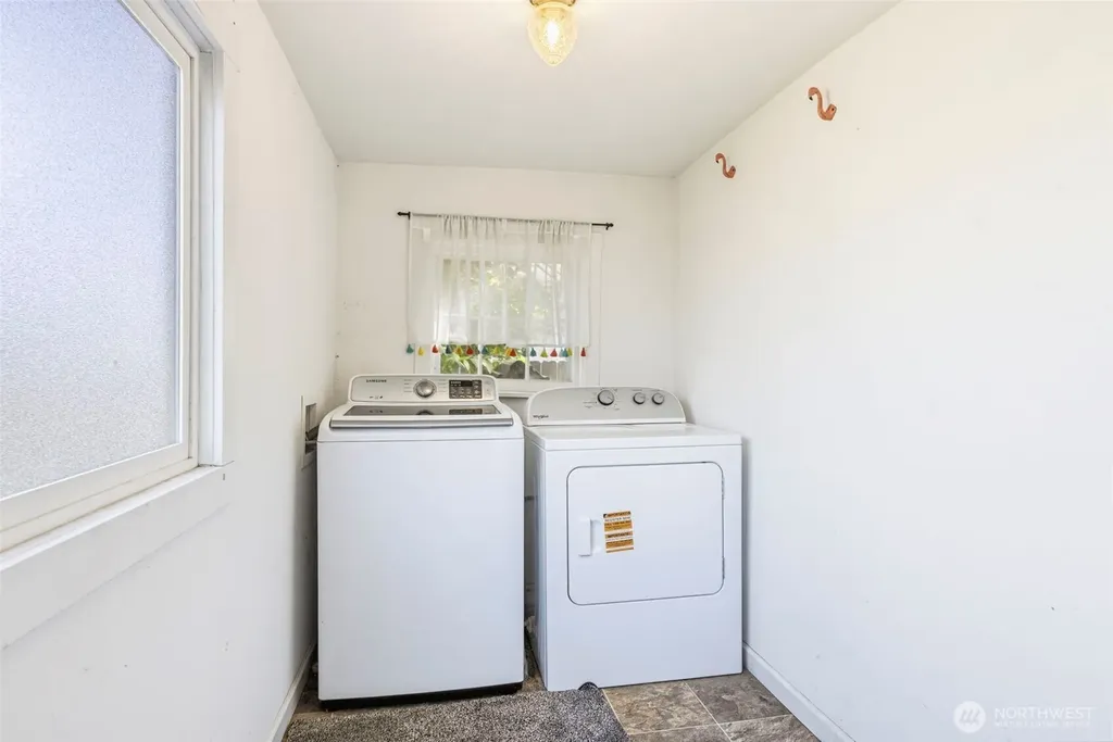 561 18th Avenue Longview WA 98632