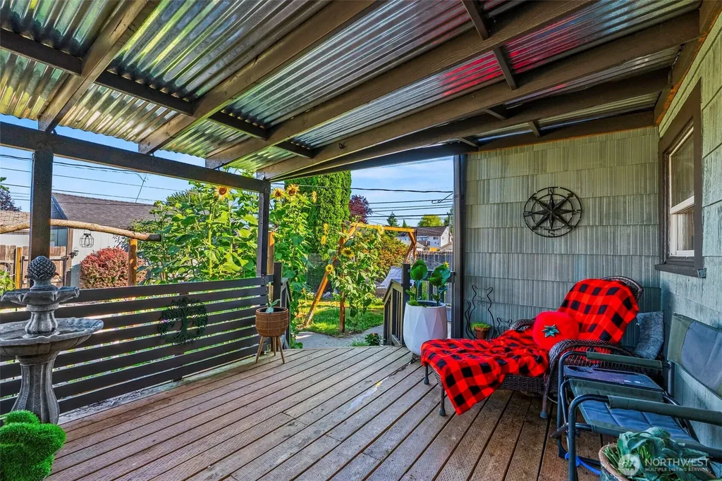 561 18th Avenue Longview WA 98632