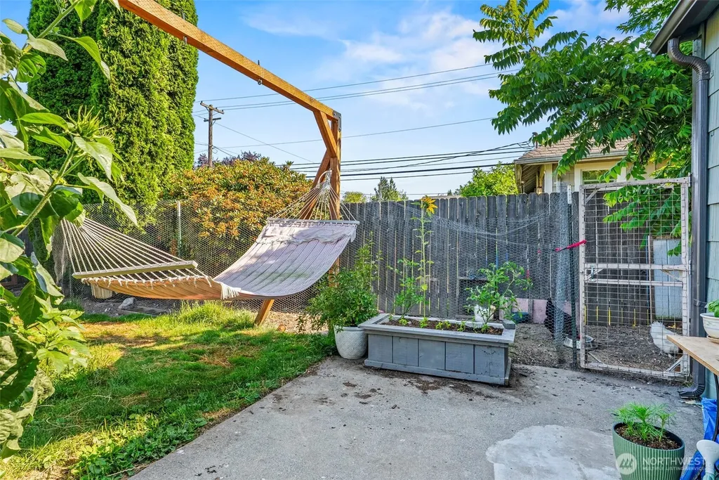 561 18th Avenue Longview WA 98632