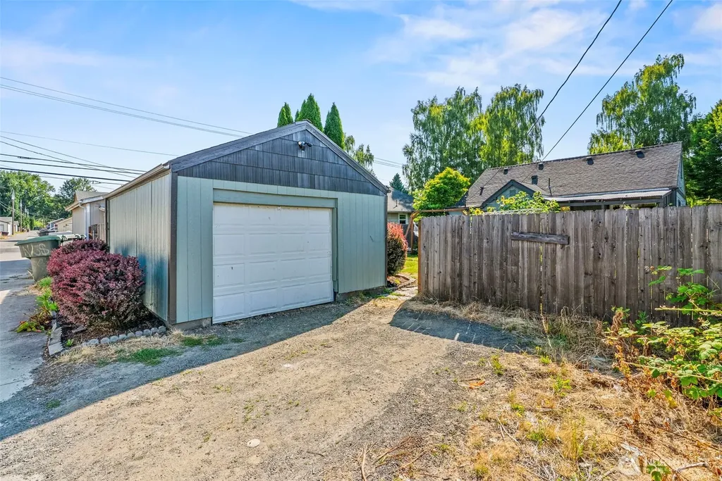 561 18th Avenue Longview WA 98632