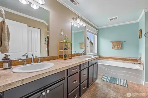 10015 1st Street NE Lake Stevens WA 98258