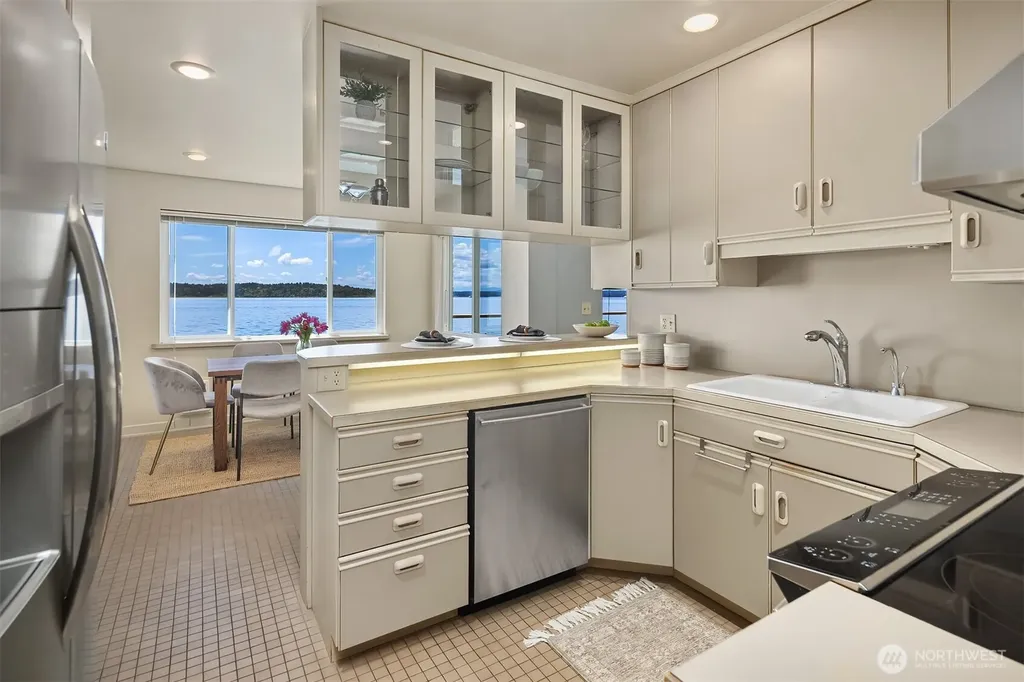 10203 47th Avenue SW Seattle WA 98146