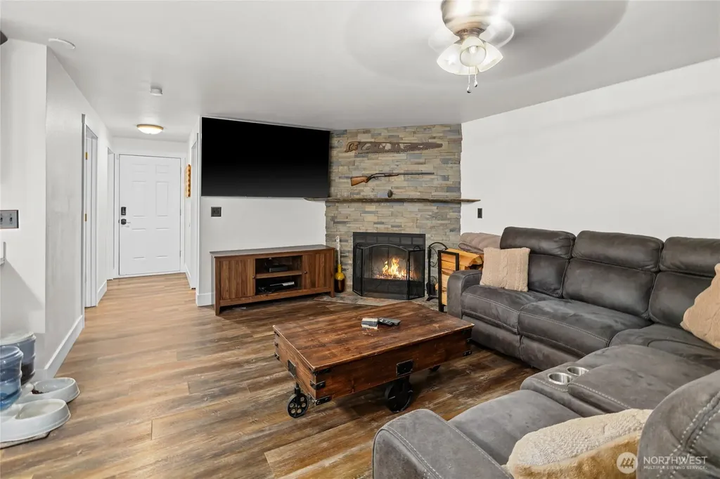 27519 72nd Avenue E Graham WA 98338