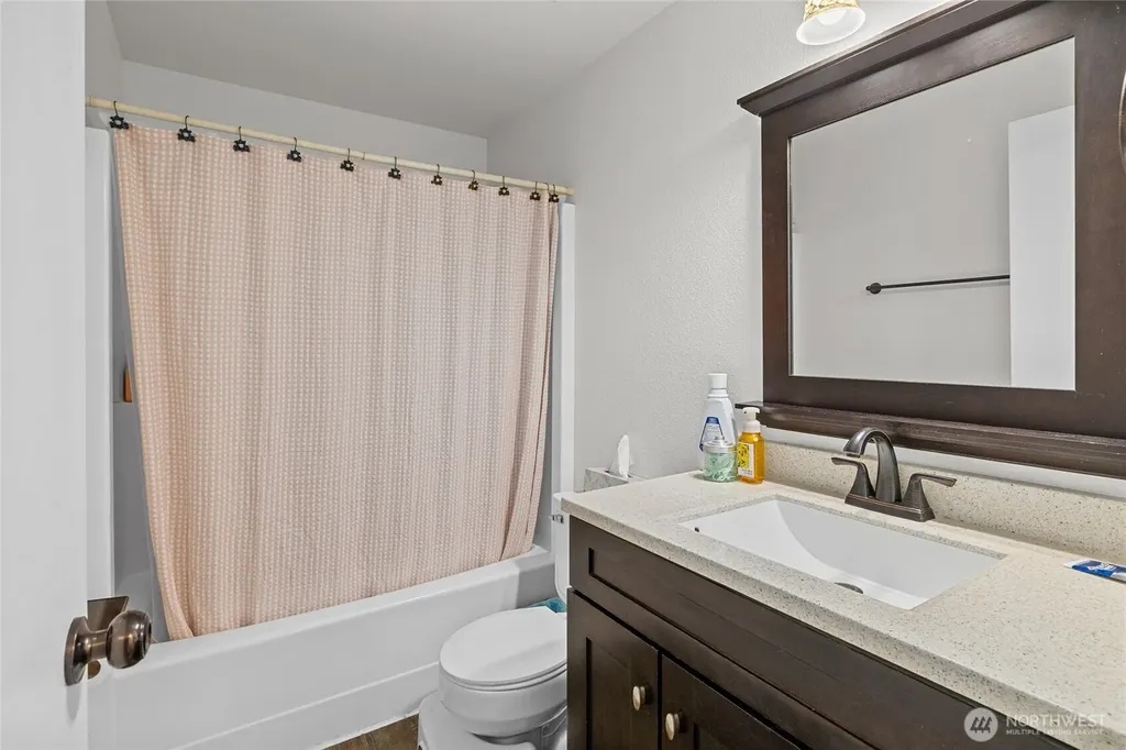 27519 72nd Avenue E Graham WA 98338