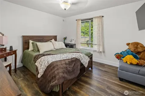 27519 72nd Avenue E Graham WA 98338